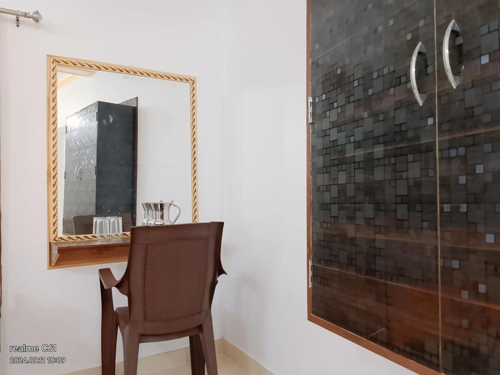ורנאסי Ganga Paying Guest House חדר תמונה