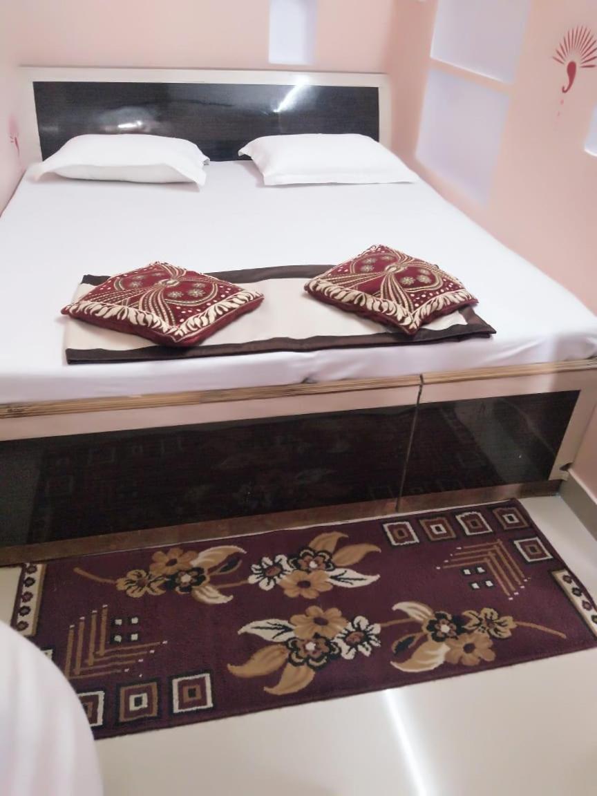 ורנאסי Ganga Paying Guest House חדר תמונה