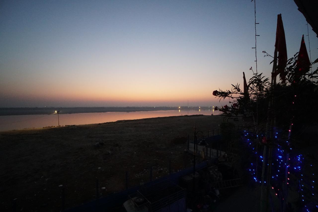ורנאסי Ganga Paying Guest House מראה חיצוני תמונה