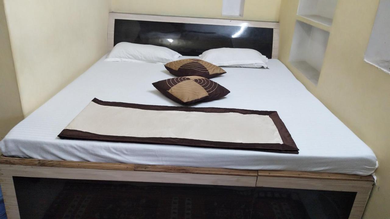 ורנאסי Ganga Paying Guest House מראה חיצוני תמונה